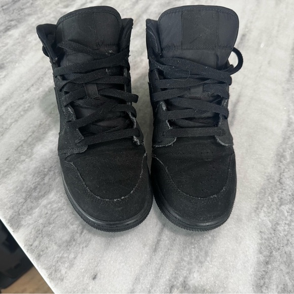 Nike Air Jordan 1 Mid GS “Triple Black” (554725-056) Size 6Y - Picture 5 of 9